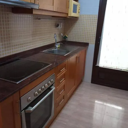 With 2 Bedrooms With Pool On The Site