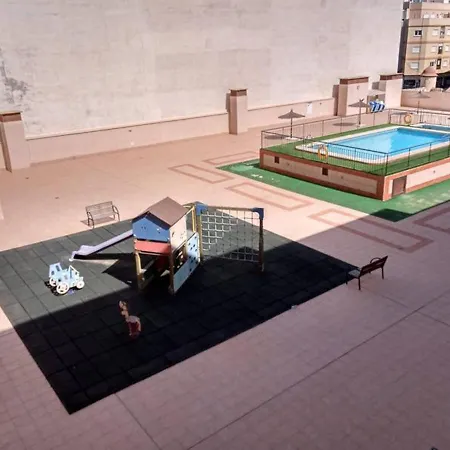 With 2 Bedrooms With Pool On The Site